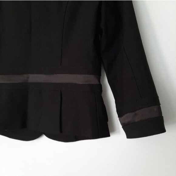 BEBE Cropped Satin Detail 3/4 Sleeve Blazer Jacket Button Front Black Sz 8 - Picture 12 of 15